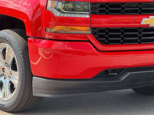 Used 2018 Chevrolet Silverado 1500 Custom w/ Custom Convenience Package AWD/4WD image 10