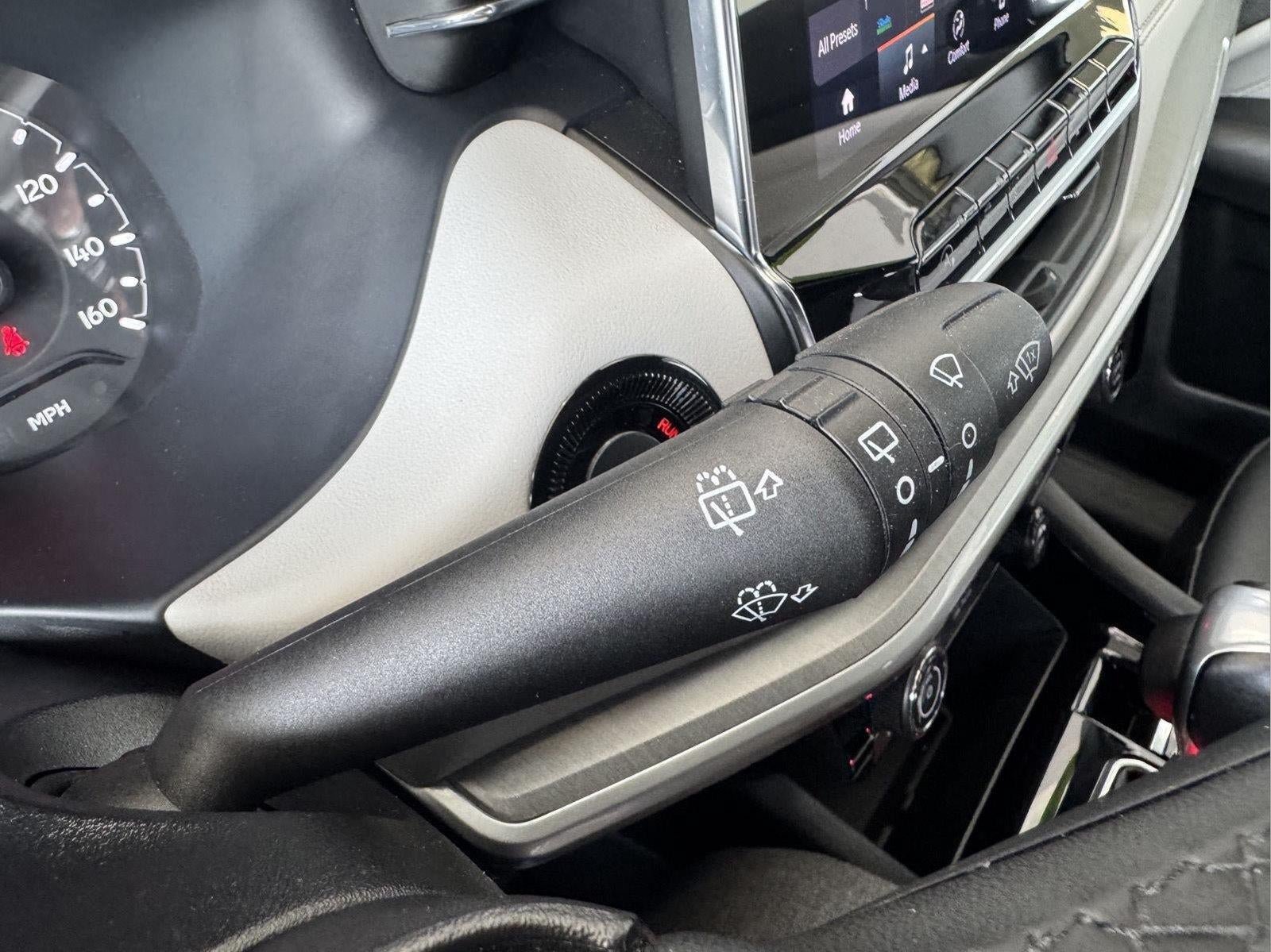 Used 2025 Jeep Compass Limited AWD/4WD image 14