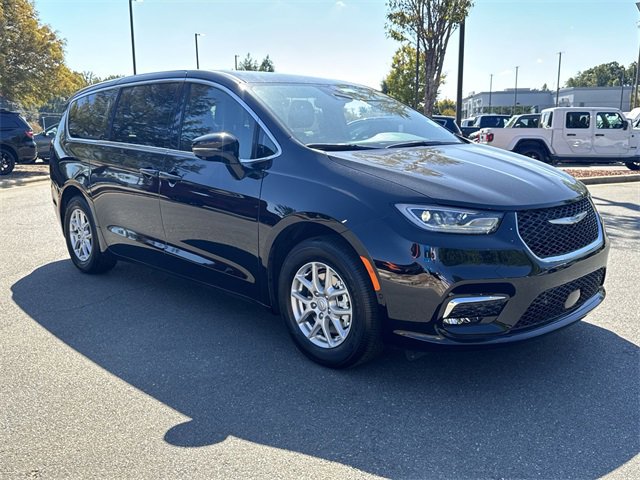 New 2026 Chrysler Pacifica Select image 13