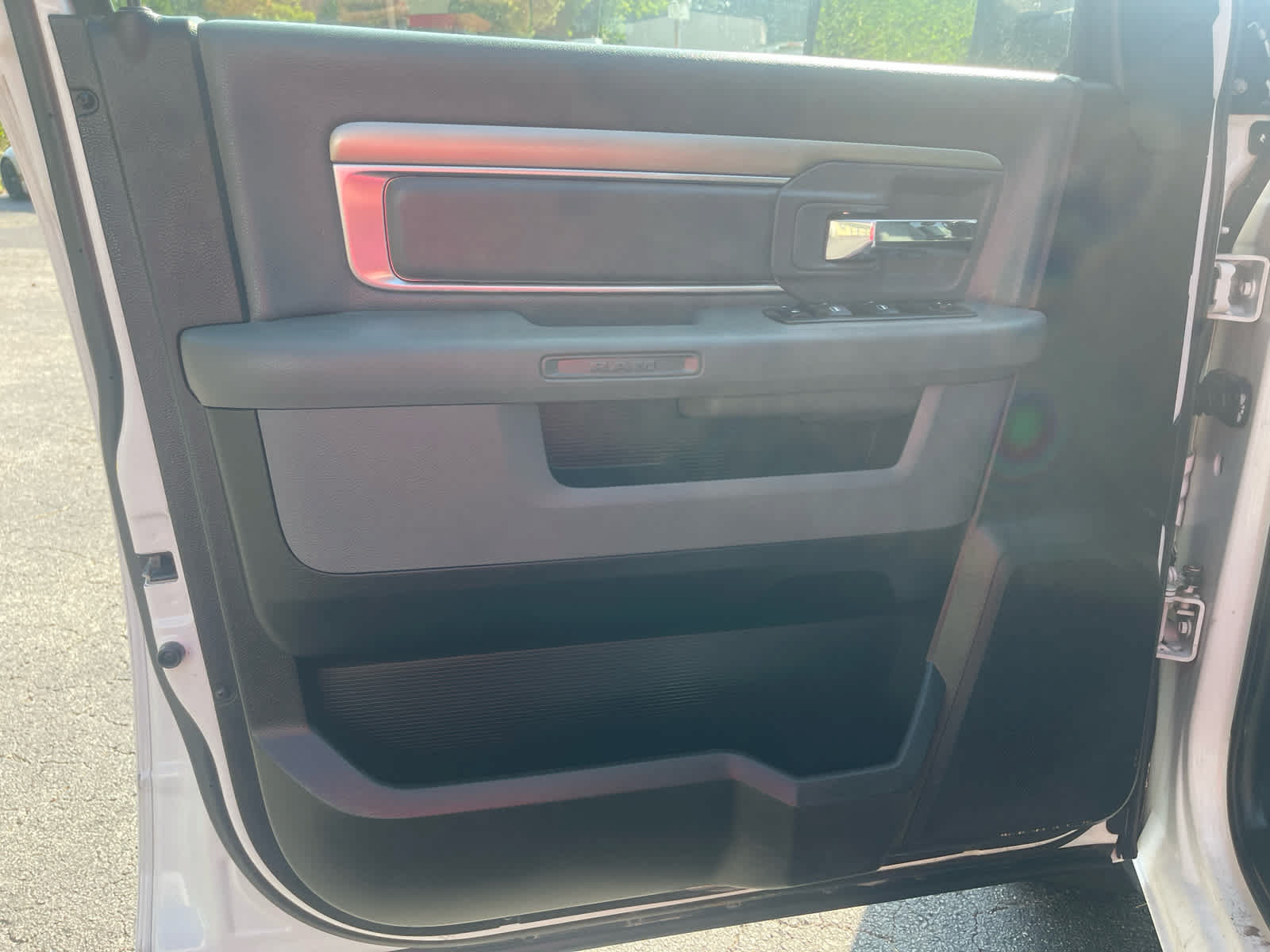Used 2019 RAM 1500 Classic SLT w/ Protection Group AWD/4WD image 11