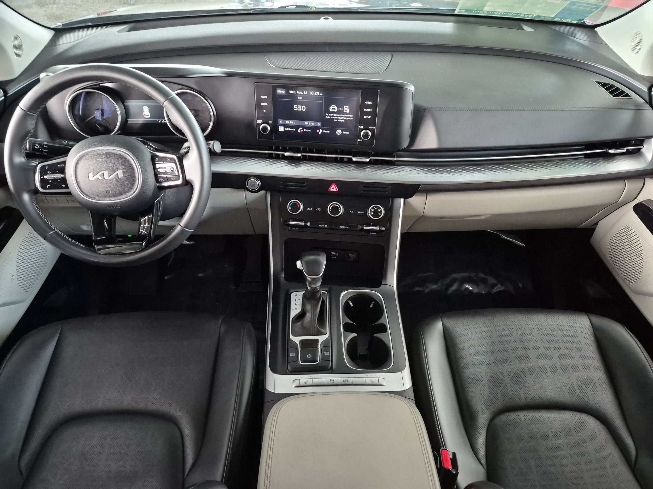 Used 2024 Kia Carnival LX FWD image 12