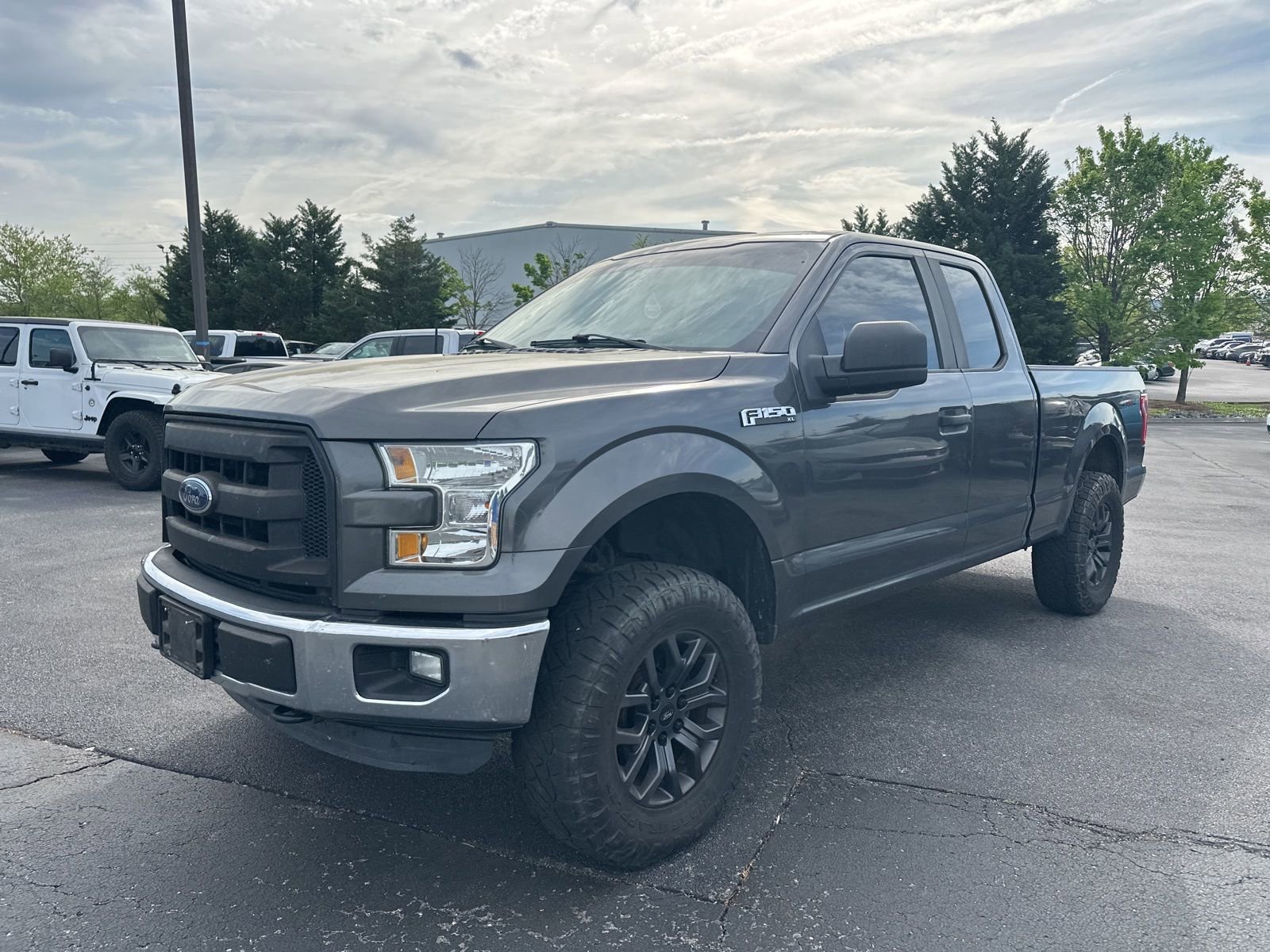 Used 2015 Ford F150 XL w/ Equipment Group 101A Mid AWD/4WD image 1