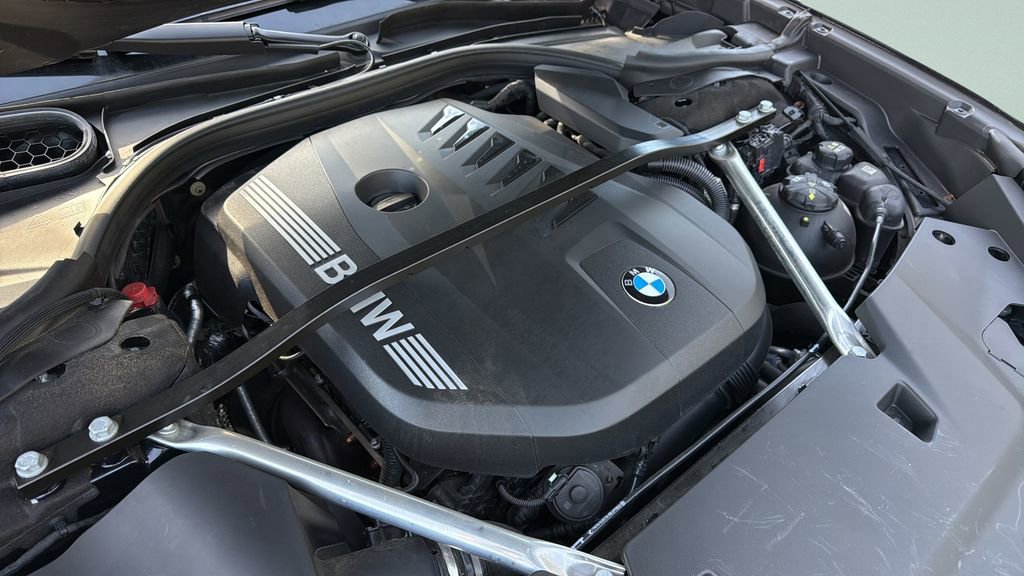 Certified 2023 BMW 740i image 19