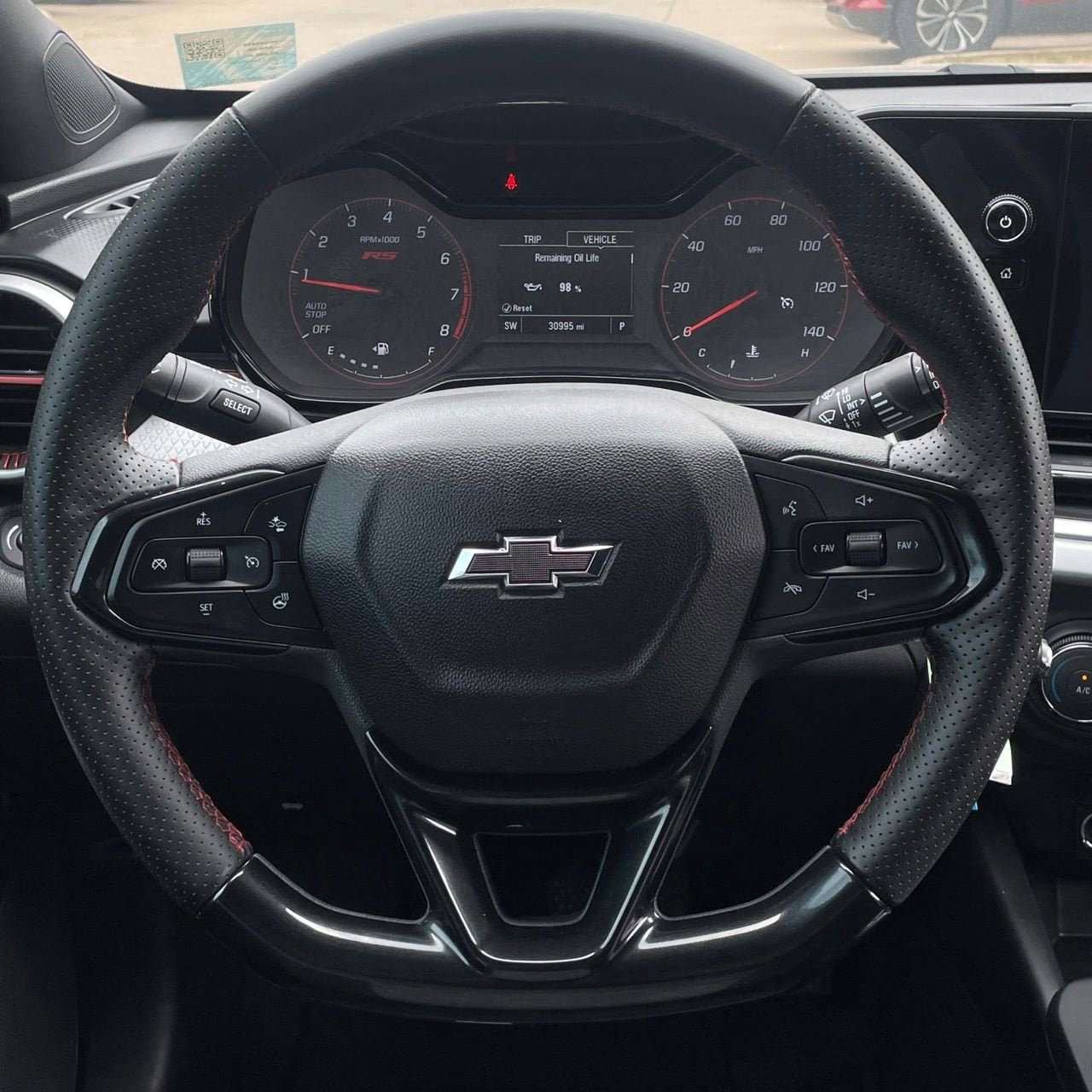 Used 2025 Chevrolet Trax RS w/ Sunroof Package FWD image 13