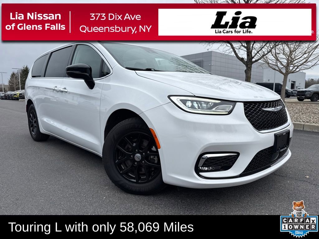 Used 2024 Chrysler Pacifica Touring-L image 1