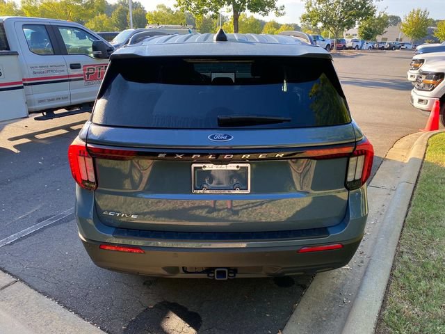 Used 2025 Ford Explorer Active RWD image 31
