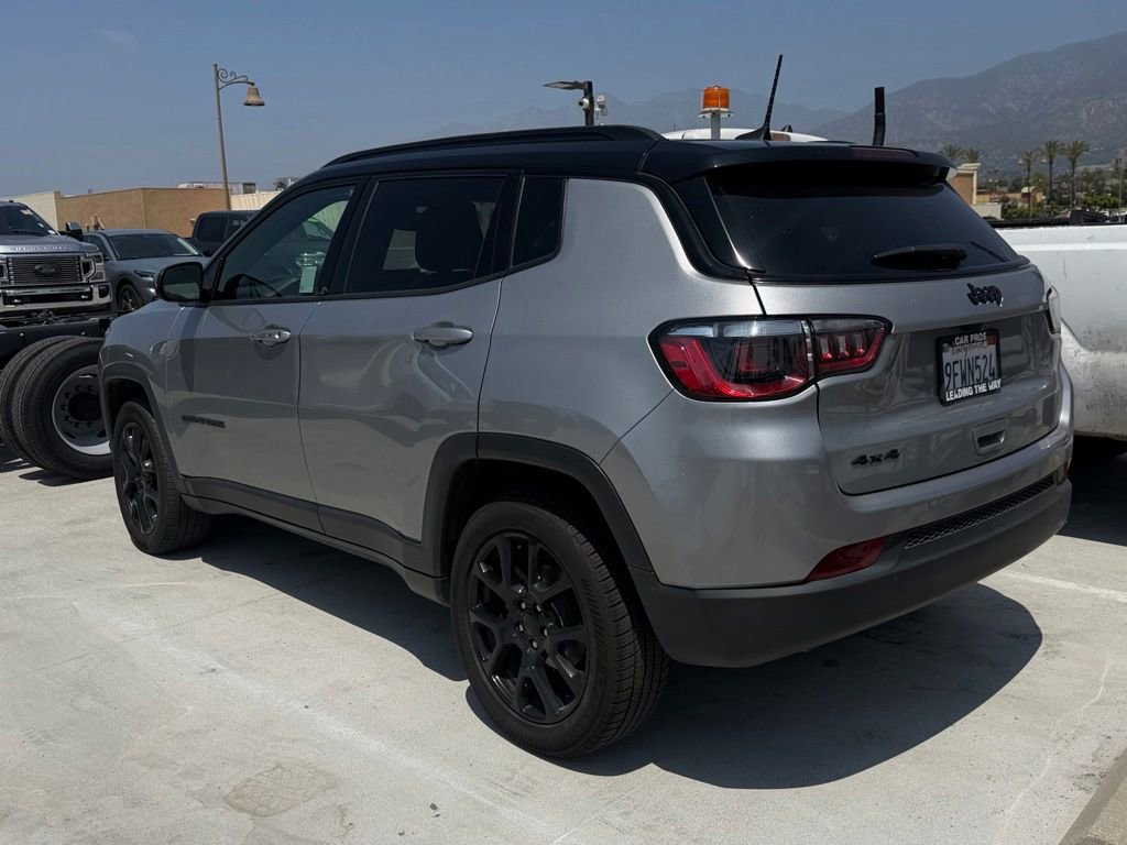 Used 2023 Jeep Compass Latitude AWD/4WD image 4
