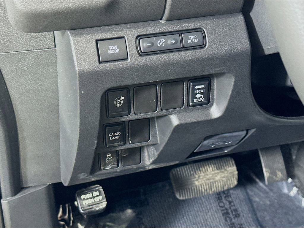 Used 2025 Nissan Frontier SV w/ SV Convenience Package image 21