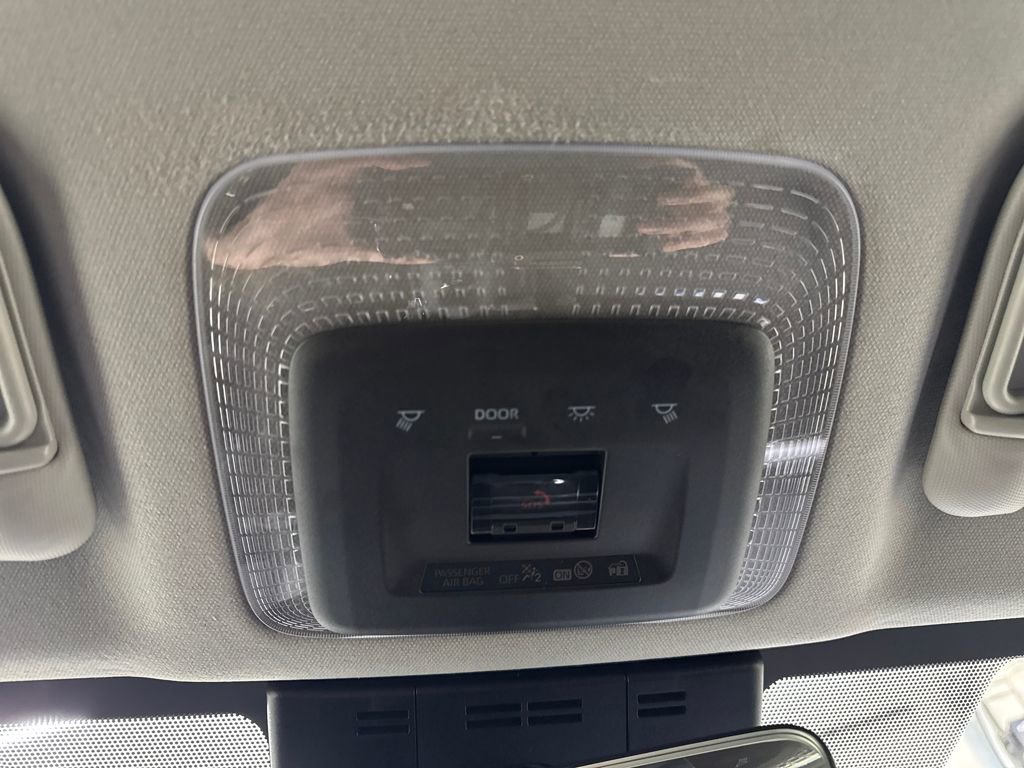 Used 2025 Toyota Prius LE image 22