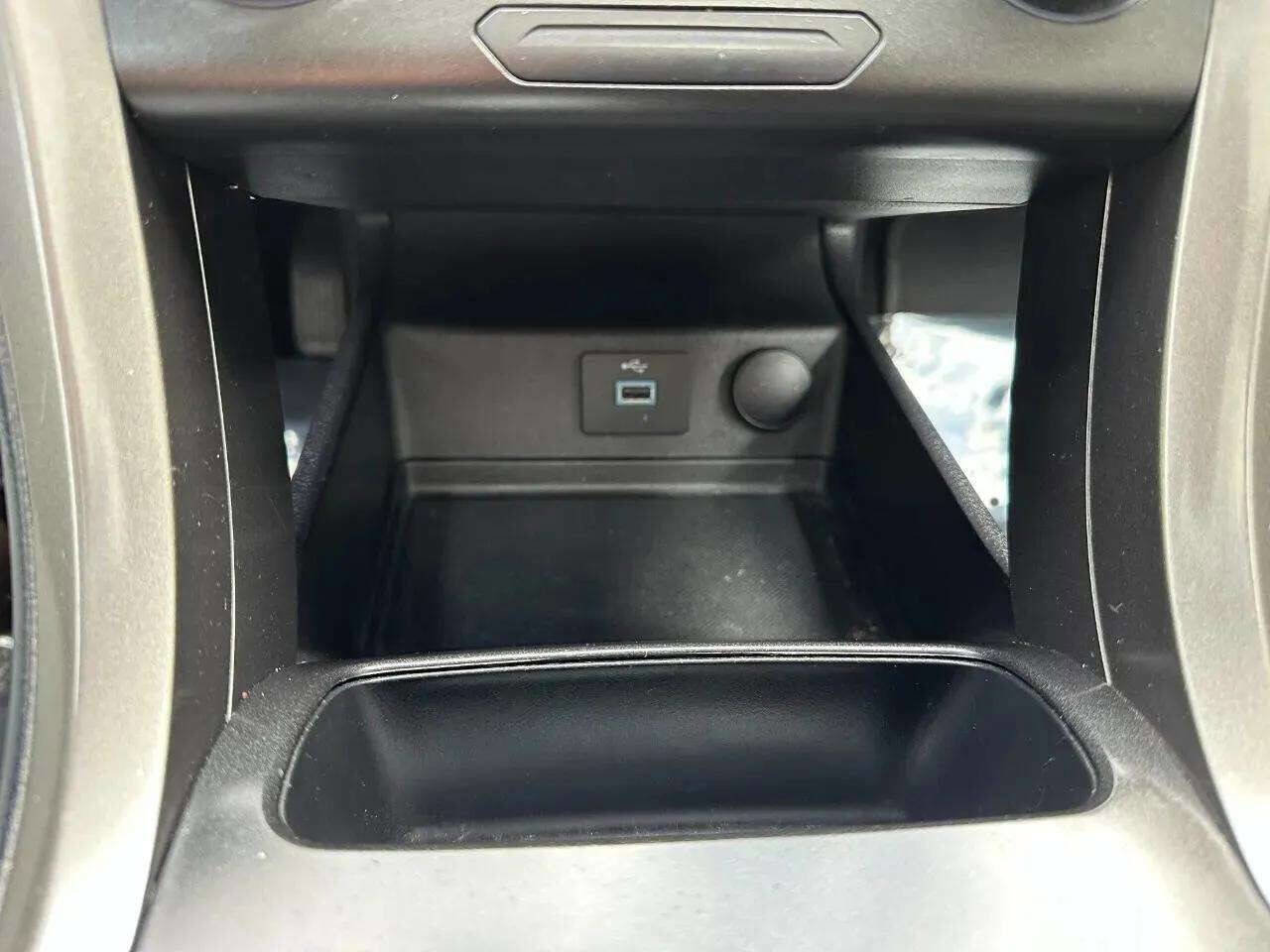 Used 2018 Ford Fusion SE image 30