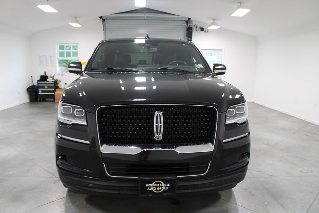 Used 2022 Lincoln Navigator Reserve AWD/4WD image 3