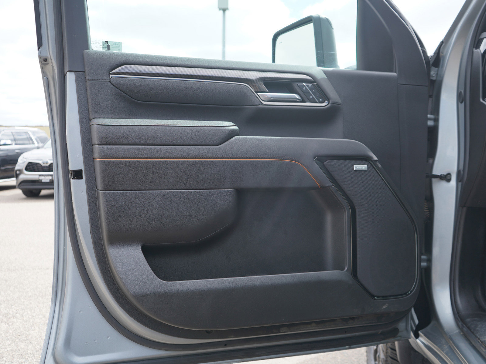 Used 2025 GMC Sierra 3500 AT4 w/ AT4 Premium Plus Package AWD/4WD image 21