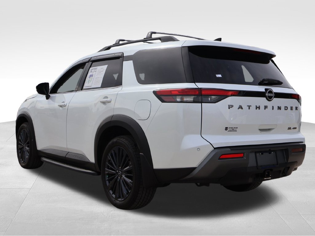 Used 2026 Nissan Pathfinder SL w/ SL Premium Package AWD/4WD image 3