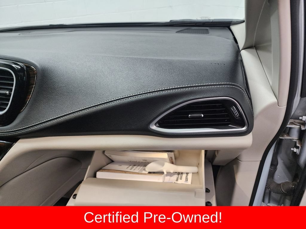 Certified 2023 Chrysler Pacifica Limited FWD image 37