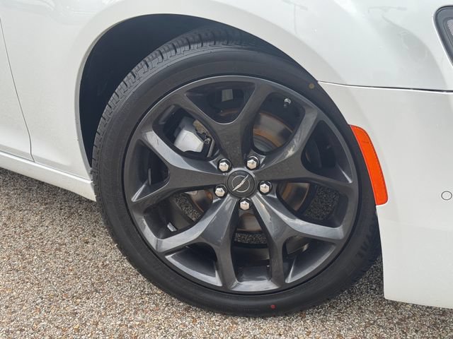 Used 2023 Chrysler 300 S RWD image 2