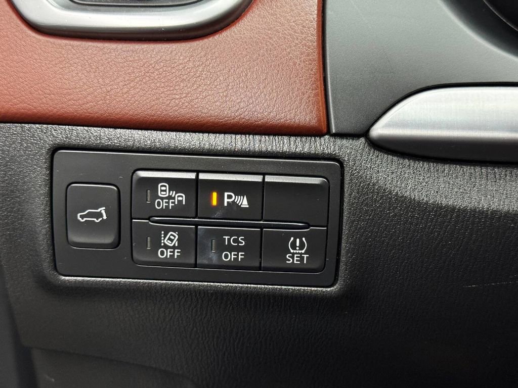 Used 2017 MAZDA CX-9 Signature image 31