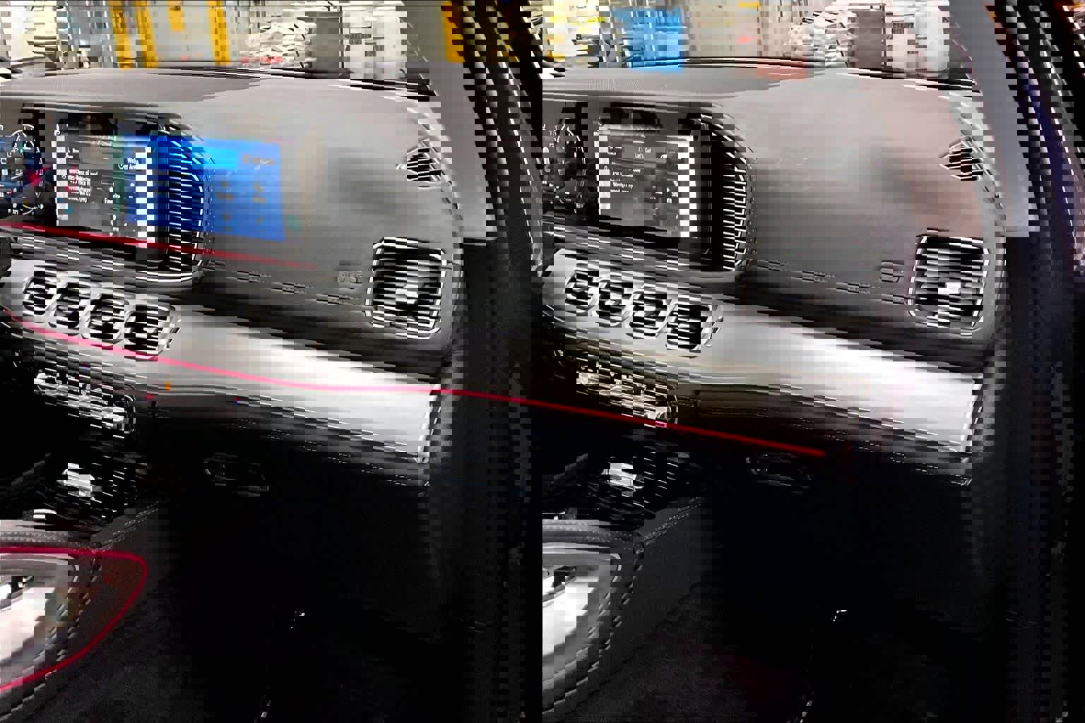 Used 2025 Mercedes-Benz GLE 350 4MATIC image 19