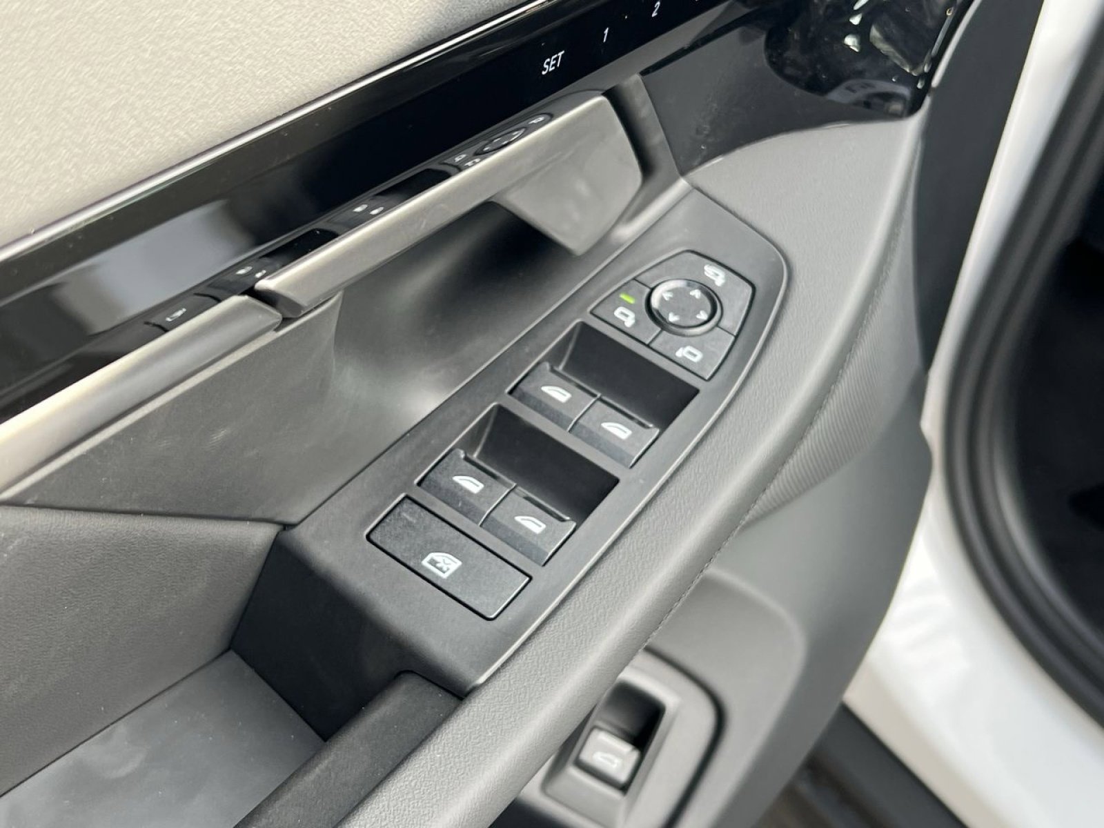 Certified 2025 BMW 530i xDrive w/ Premium Package image 12