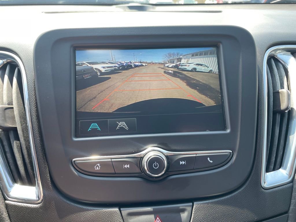 Used 2018 Chevrolet Malibu LT FWD image 16
