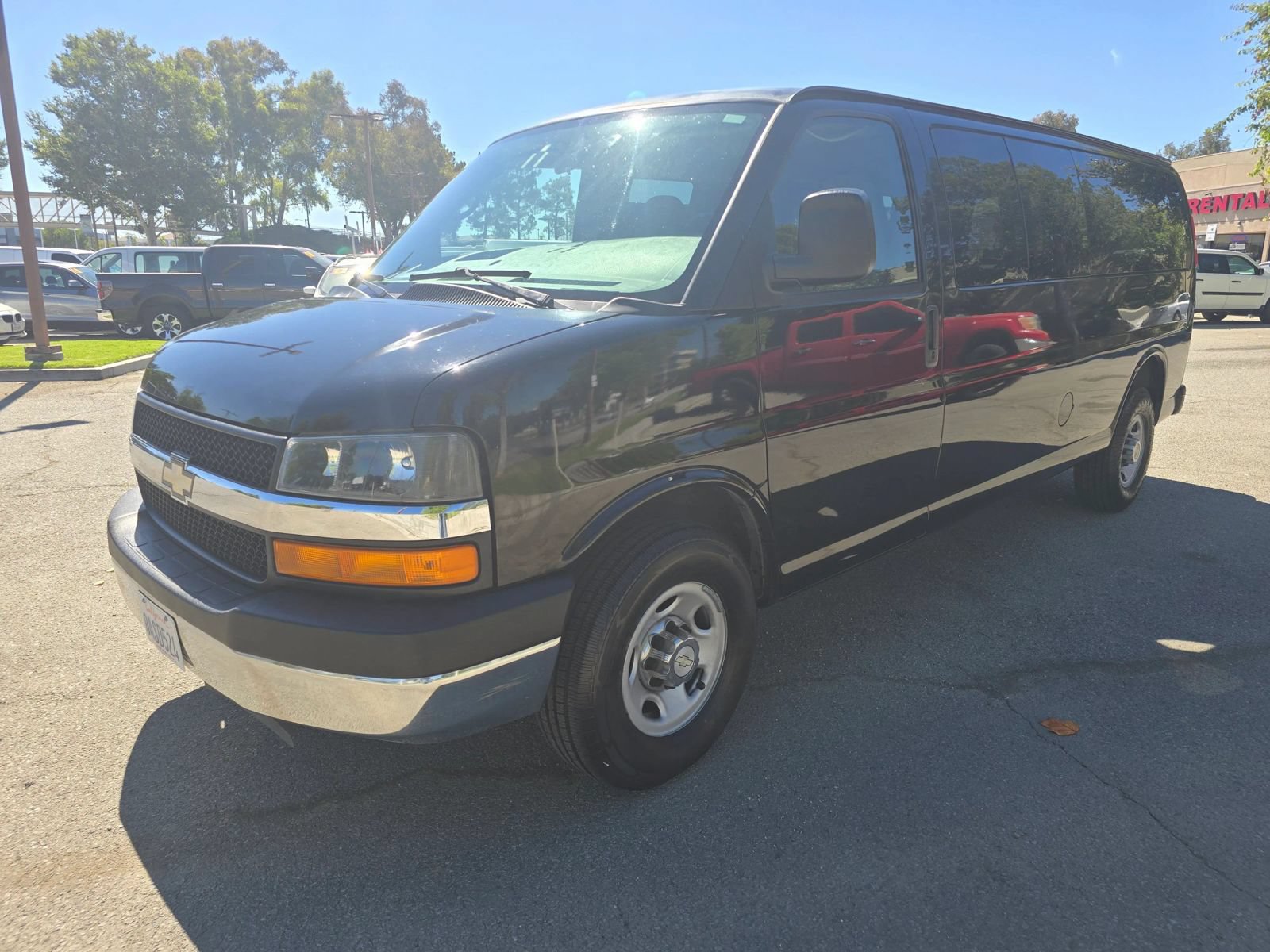 Used 2008 Chevrolet Express 3500 Extended Passenger w/ LT Preferred Equipment Group RWD image 1