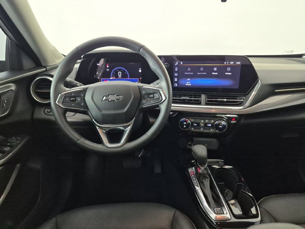 Used 2025 Chevrolet Trax ACTIV w/ Driver Confidence Package FWD image 31