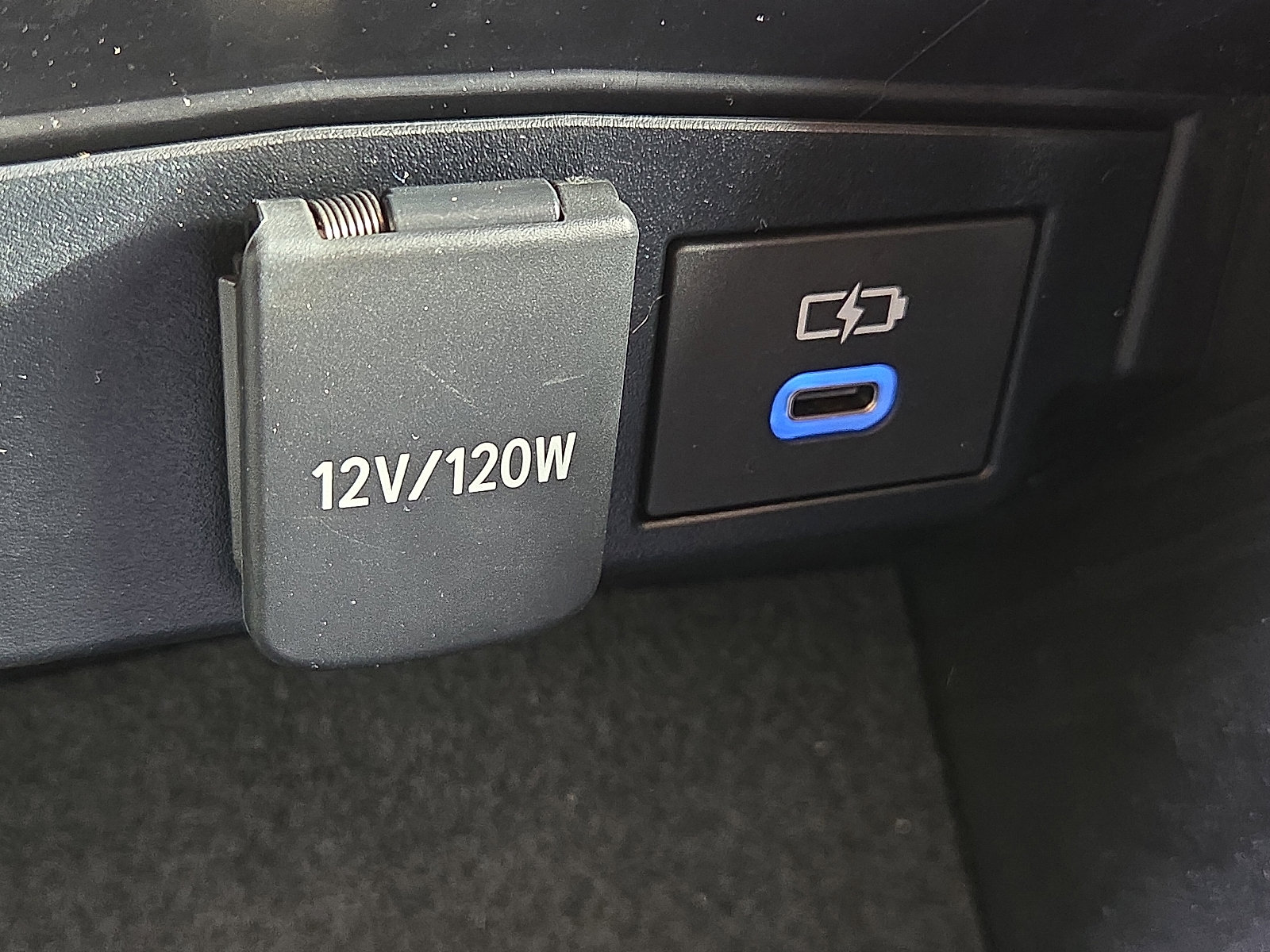 Used 2022 Toyota Corolla LE image 22