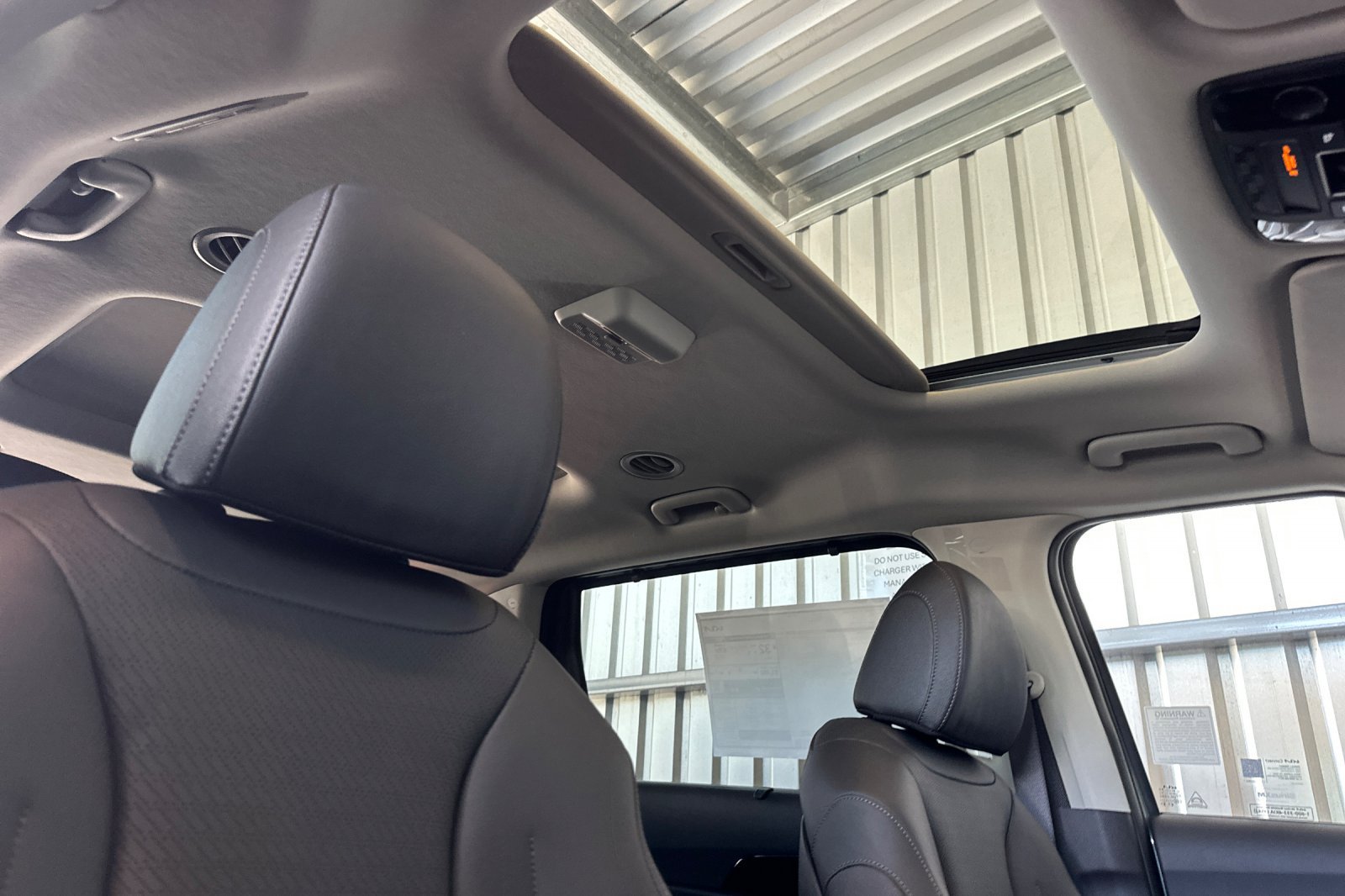 New 2027 Kia Carnival SX Prestige FWD image 17