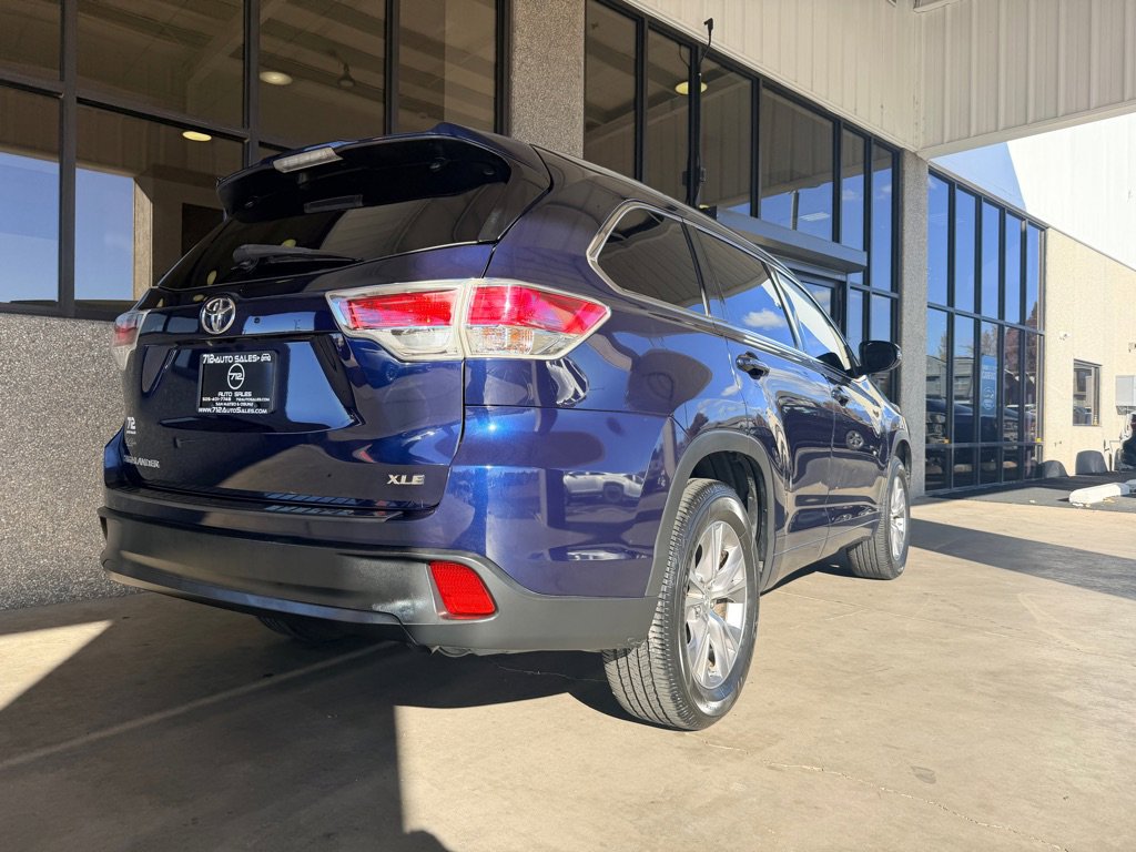 Used 2015 Toyota Highlander XLE image 41