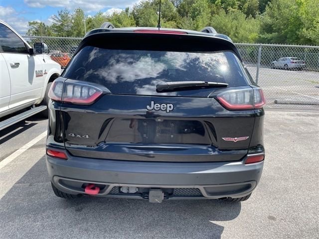 Used 2019 Jeep Cherokee Trailhawk AWD/4WD image 4