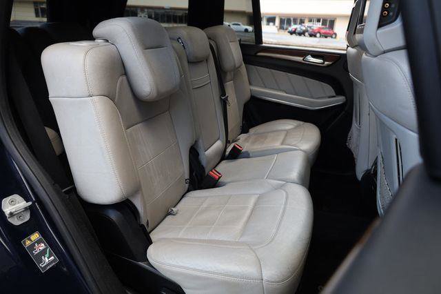 Used 2015 Mercedes-Benz GL 550 4MATIC image 25