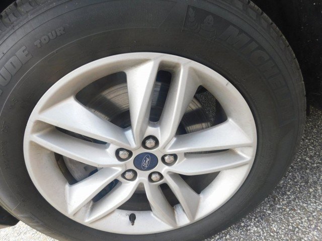 Used 2015 Ford Edge SEL image 20