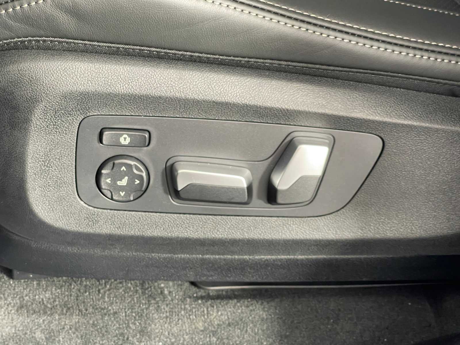 New 2026 BMW X5 xDrive50e AWD/4WD image 13
