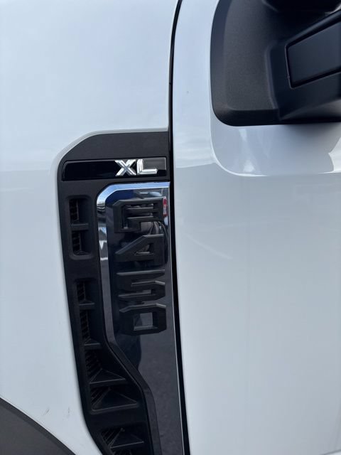 New 2026 Ford F450 XL w/ XL Chrome Package RWD image 20