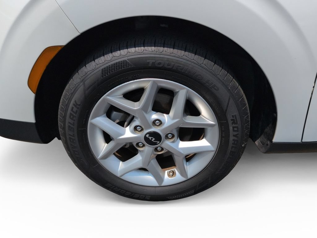Used 2024 Kia Soul LX w/ Option Group 015 FWD image 25