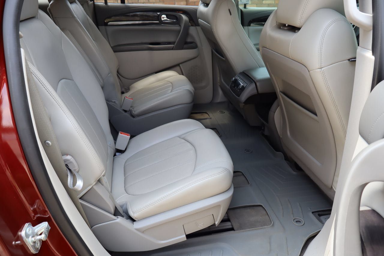 Used 2017 Buick Enclave Premium w/ Experience Buick Package FWD image 18