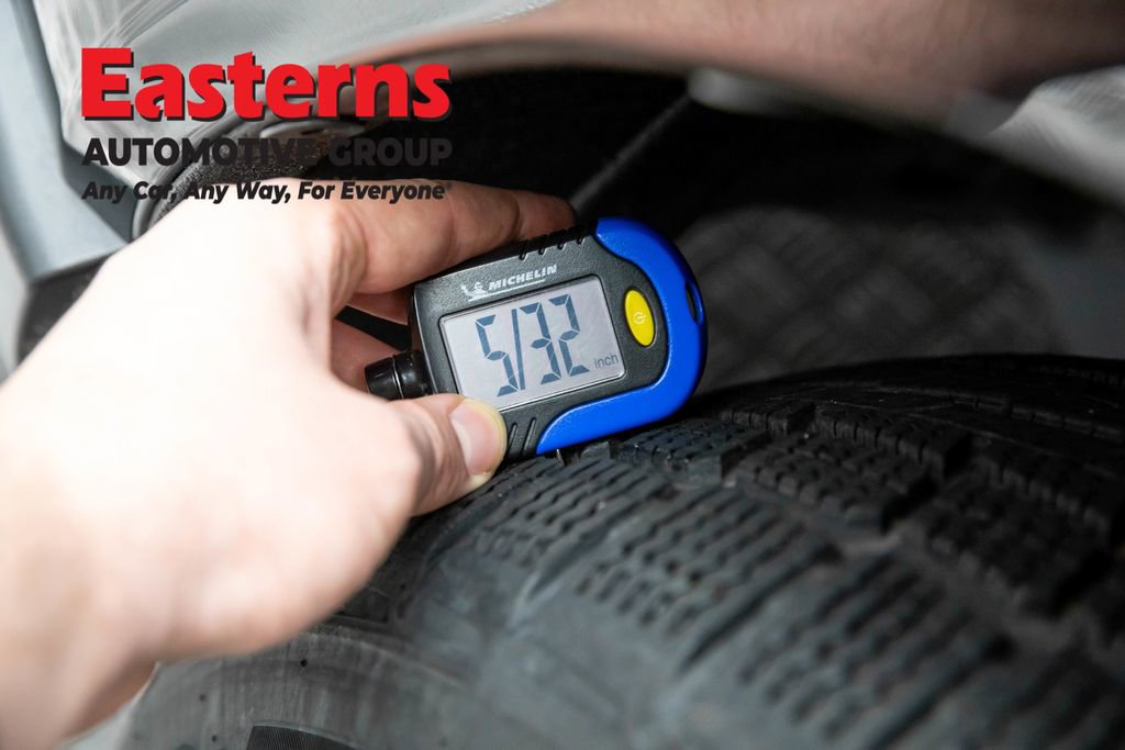 Used 2022 Toyota Venza LE image 27