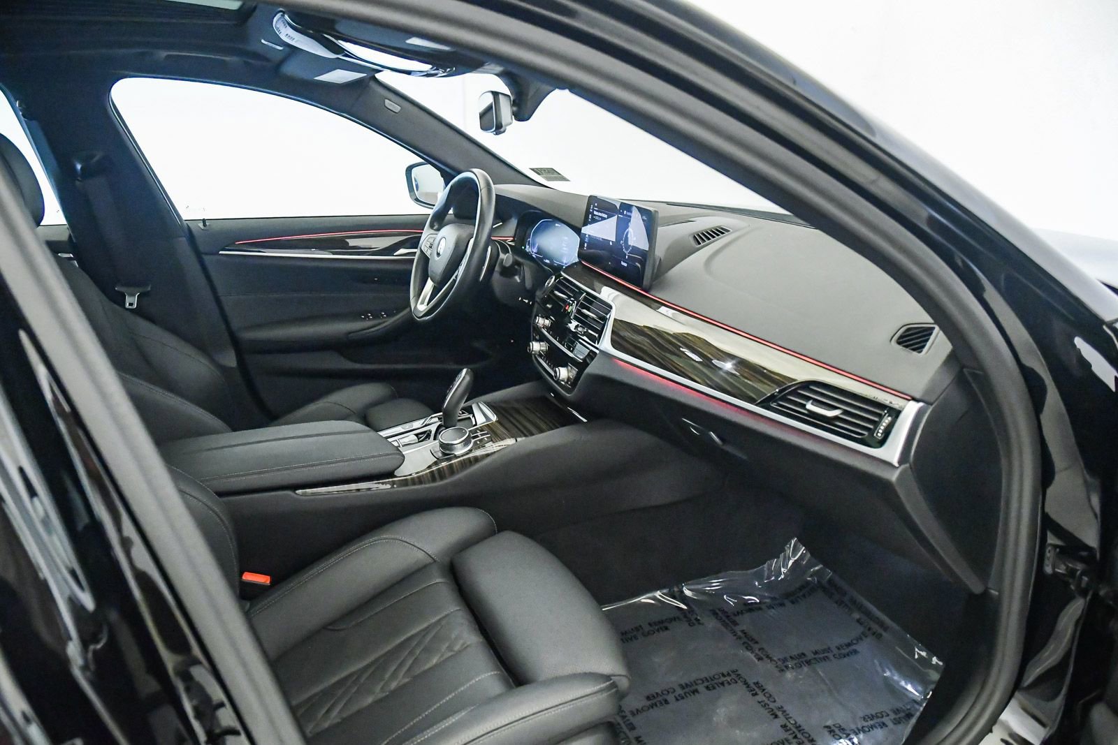 Certified 2023 BMW 530e w/ Convenience Package image 16