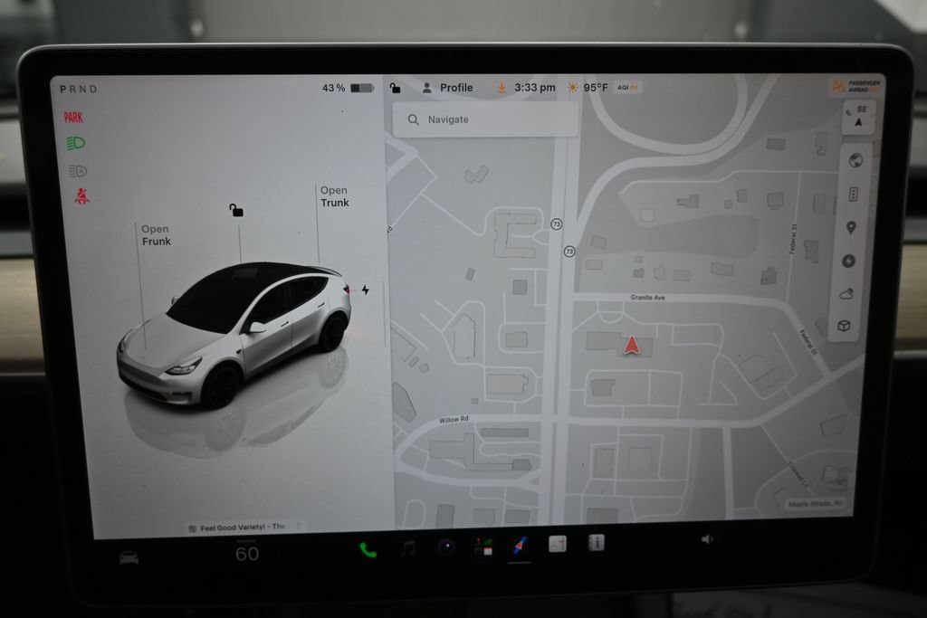 Used 2023 Tesla Model Y Performance AWD/4WD image 18