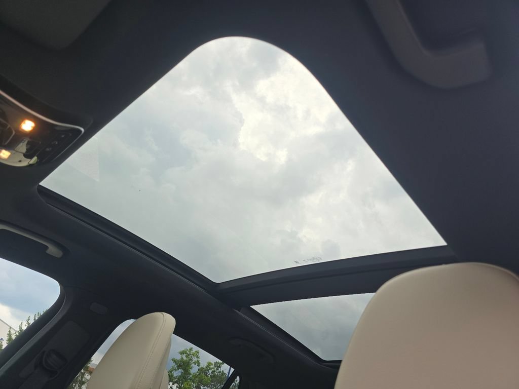 New 2027 Mercedes-Benz GLC 300 4MATIC image 3