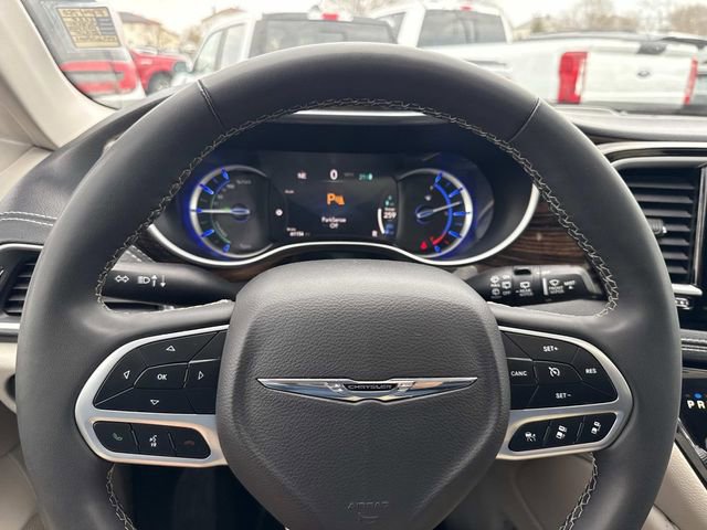 Used 2023 Chrysler Pacifica Limited image 34
