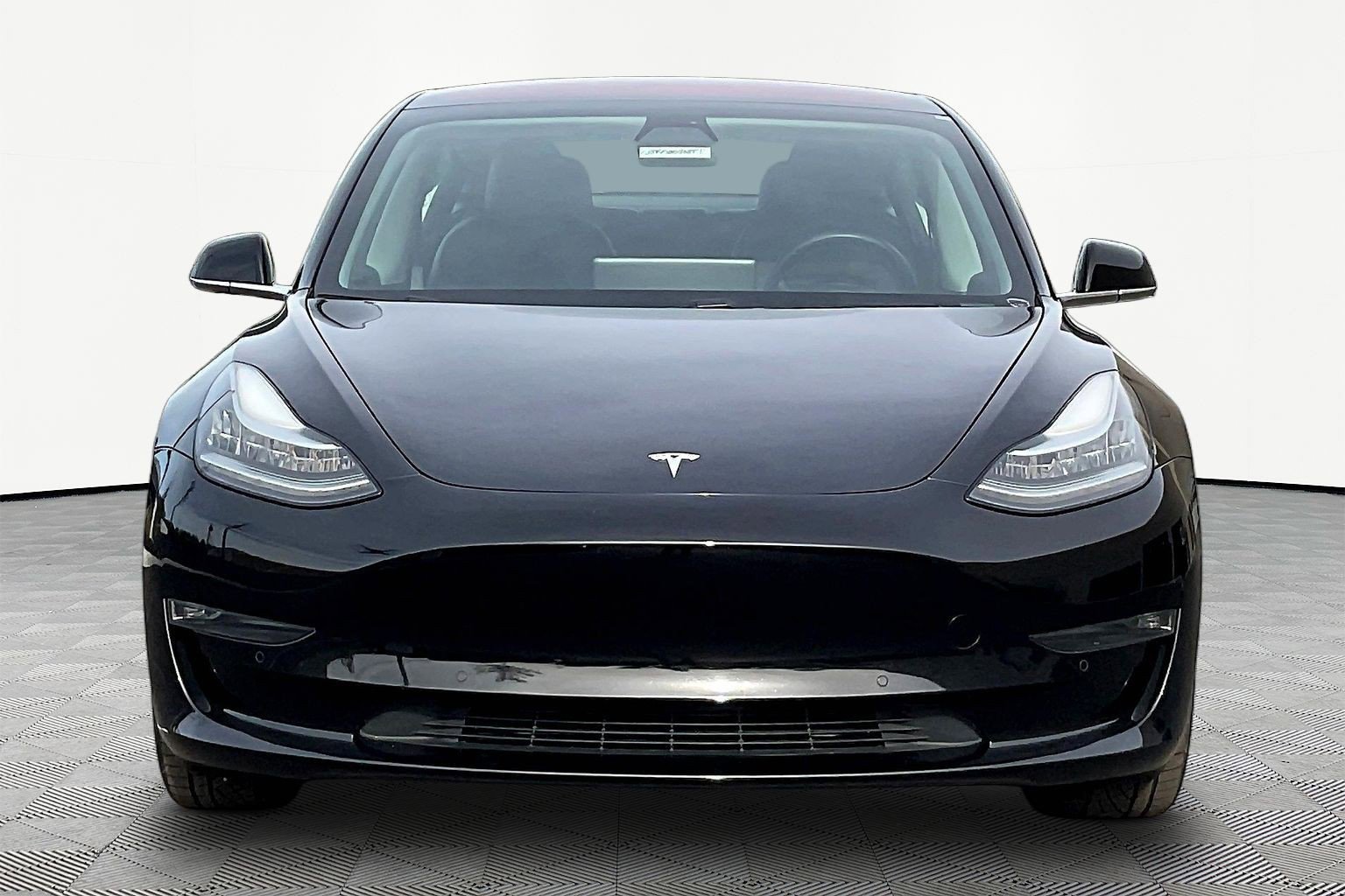 Used 2018 Tesla Model 3 Long Range RWD image 2