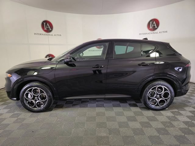 Used 2025 Alfa Romeo Tonale w/ Premium Package AWD/4WD image 5
