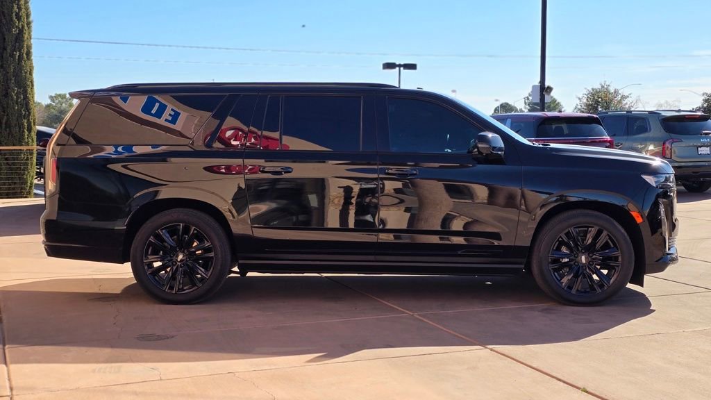 Used 2023 Cadillac Escalade ESV Sport Platinum AWD/4WD image 10