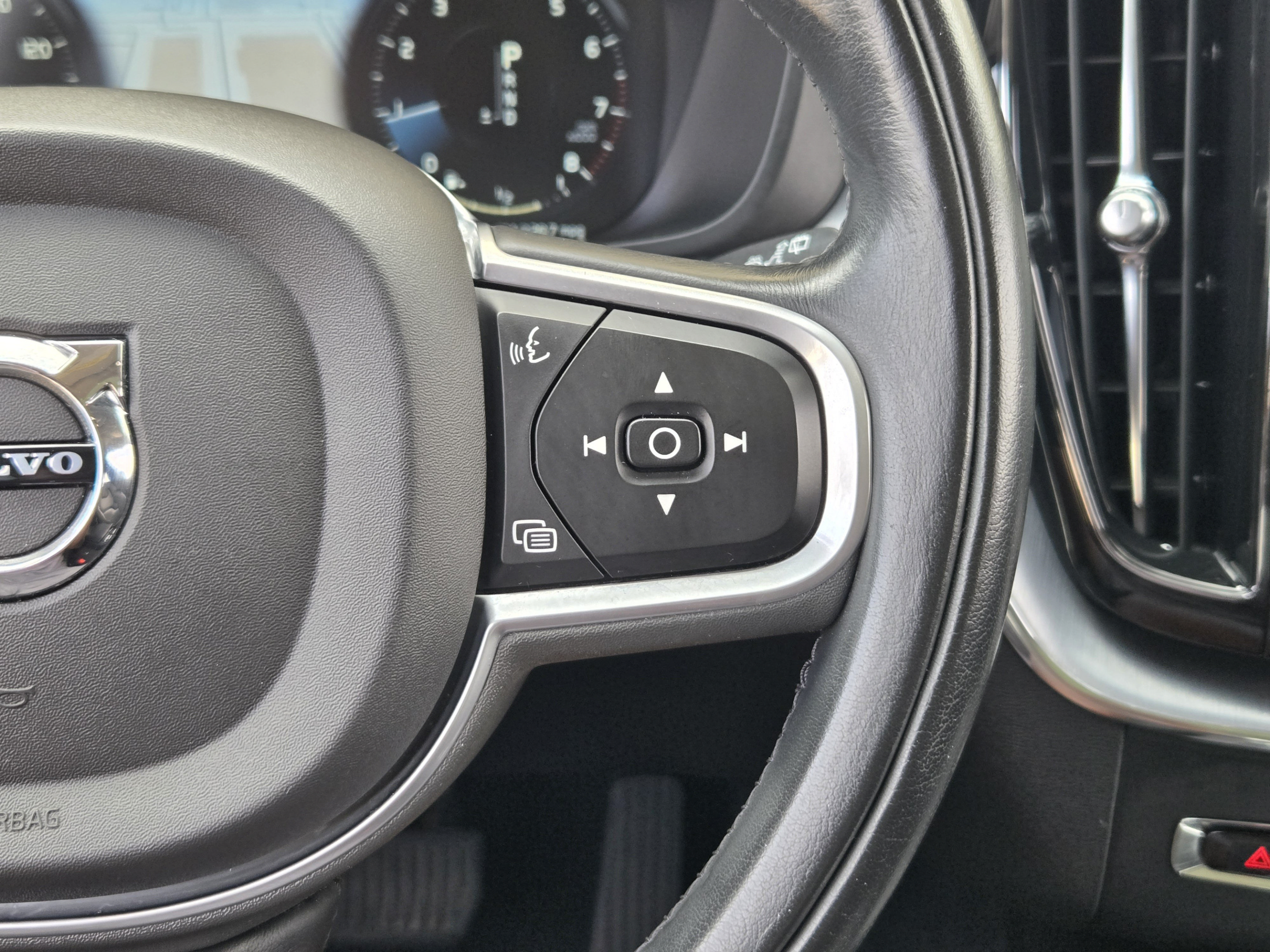 Used 2020 Volvo XC60 T5 Momentum AWD/4WD image 29