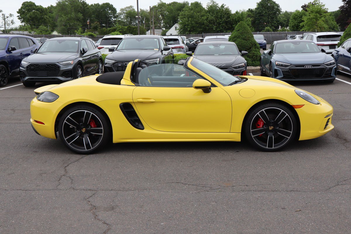 Used 2023 Porsche 718 Boxster S RWD image 11