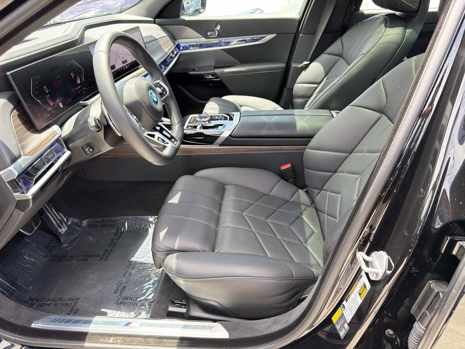 Used 2026 BMW 750e xDrive AWD/4WD image 16