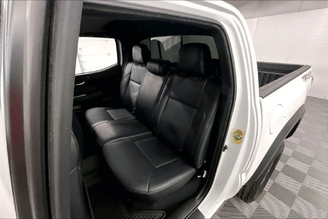 Used 2020 Toyota Tacoma TRD Off-Road AWD/4WD image 25
