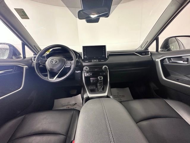 Used 2021 Toyota RAV4 XLE Premium image 17