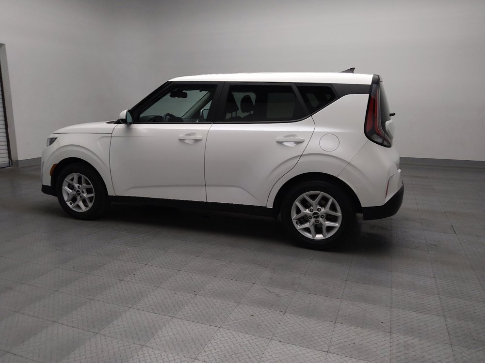 Used 2023 Kia Soul LX w/ LX Technology Package image 3
