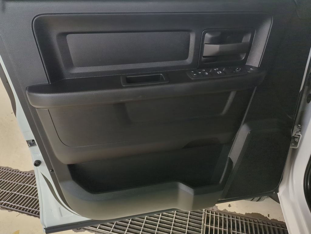 Used 2024 RAM 5500 Tradesman w/ Chrome Appearance Group image 7